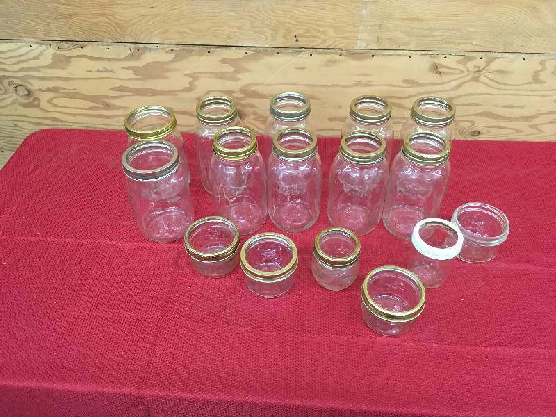 lot 279 image: 16 Mason Jars, Different Sizes