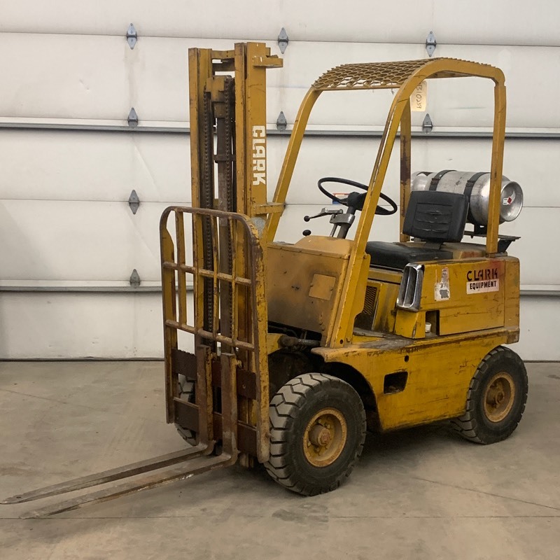 lot 1 image: Clarke LP-Gas Forklift
