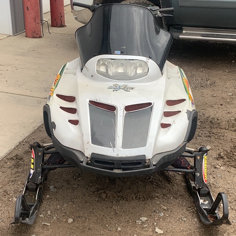 lot 3-A image: 1999 Arctic Cat ZL440 Snowmobile