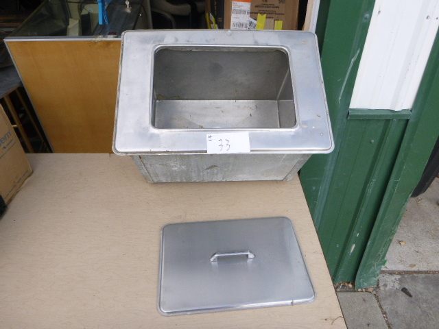 lot 33 image: Ice Bin