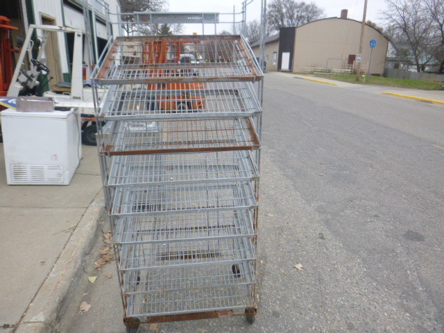 lot 12 image: Slanted Bread Rack