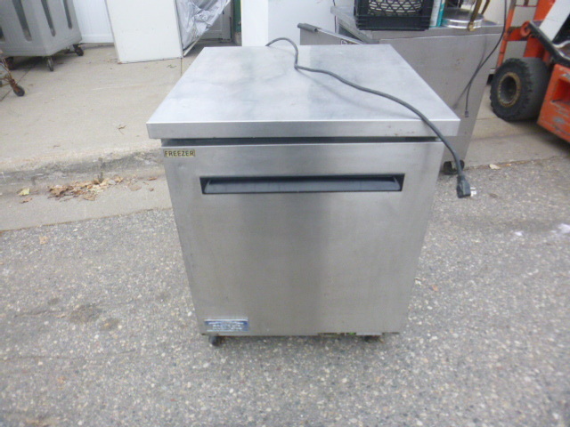 lot 14 image: Arctic Air Commercial Freezer