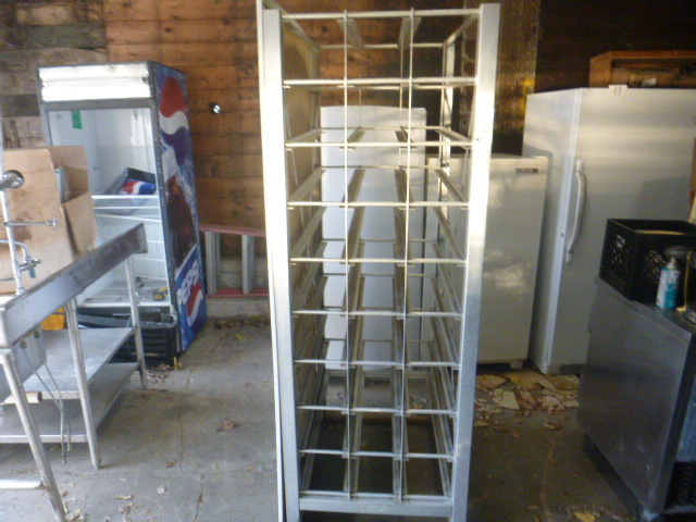 lot 21 image: Can Rack
