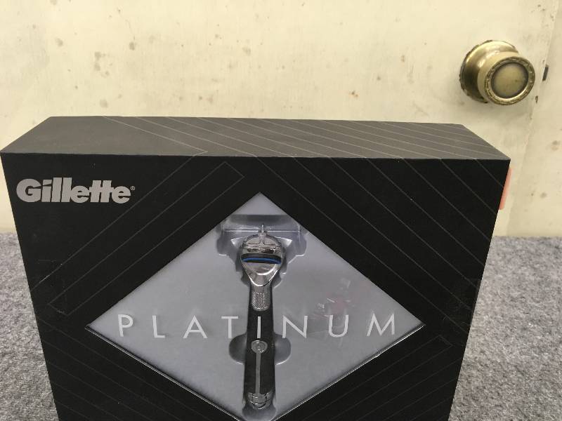 lot 544 image: Gillette Platinum Razor