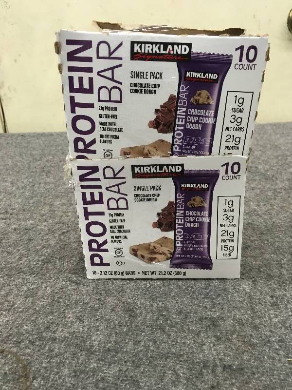 lot 546 image: Kirkland Signature Protein Bar 20 Pack, Retail $14.97