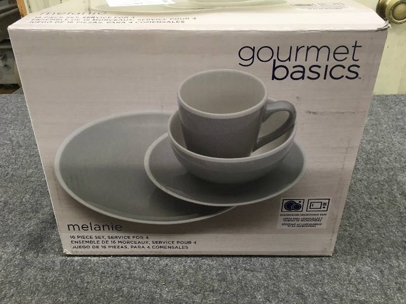 lot 550 image: Gourmet Basics Melanie 16 Pc Set, Retail $49.99