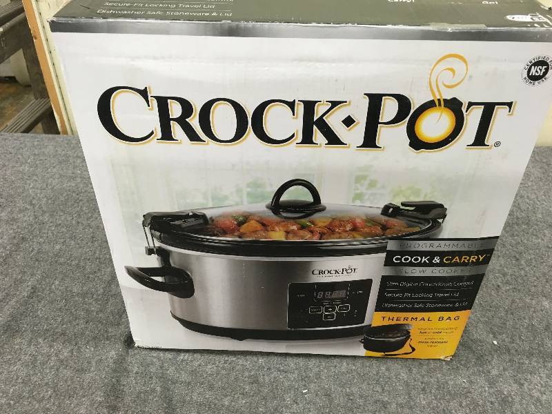 lot 554 image: Crock Pot Slow Cooker, Retail $39.99