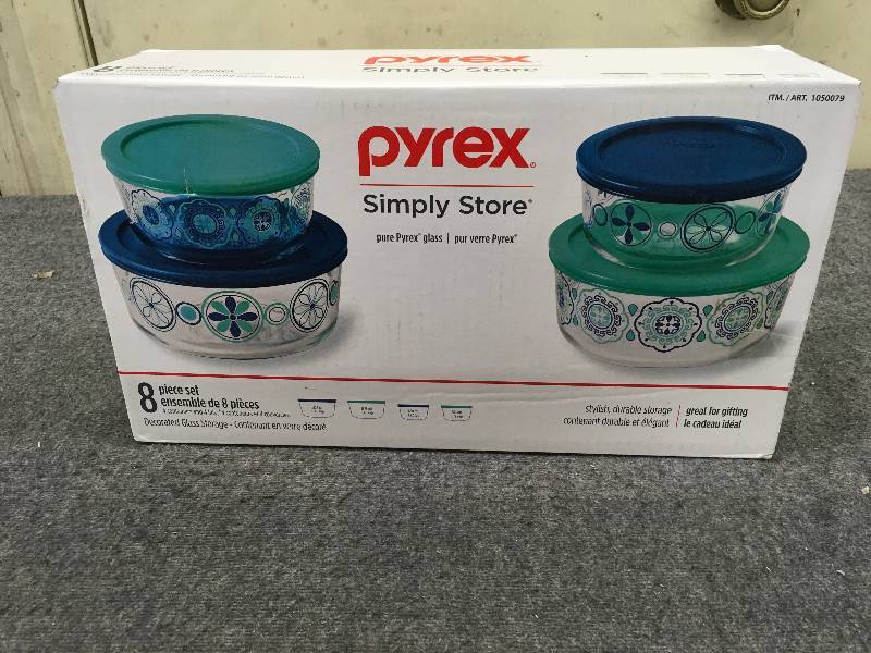 lot 563 image: Pyrex 8 Pc. Glass Container Set, Retail $17.99
