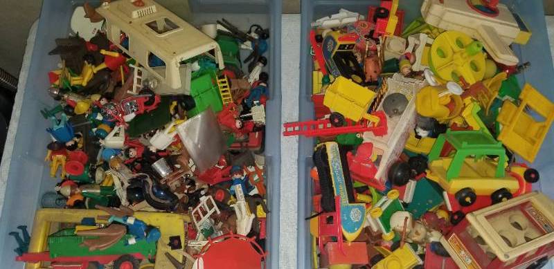 lot 21 image: Collection of Vintage Play Skool and Fischer Price Play Houses
