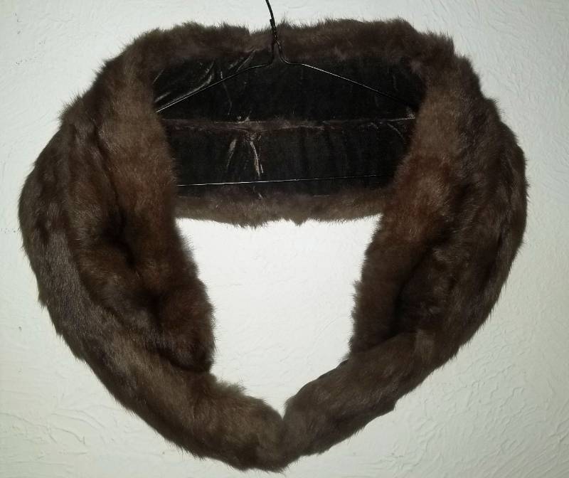 lot 16 image: Luscious Beaver Scarf Neck Wrap