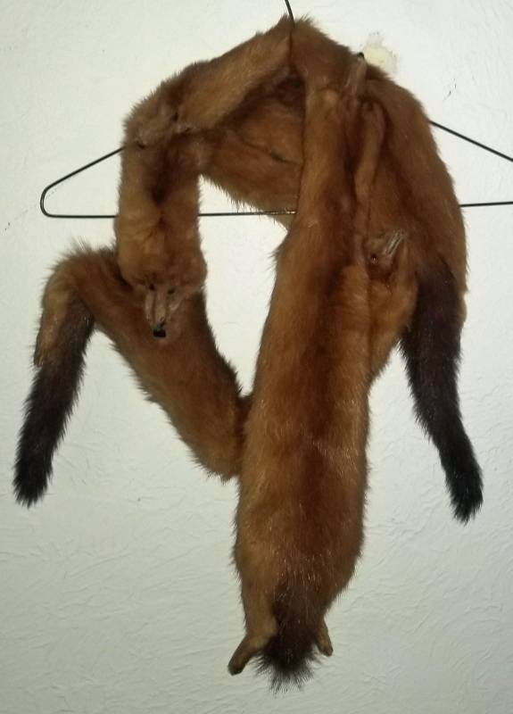 lot 18 image: Vintage Stone Marten Fur Stole