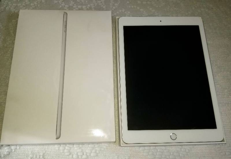 lot 3 image: IPad 6th Generation  NIB
