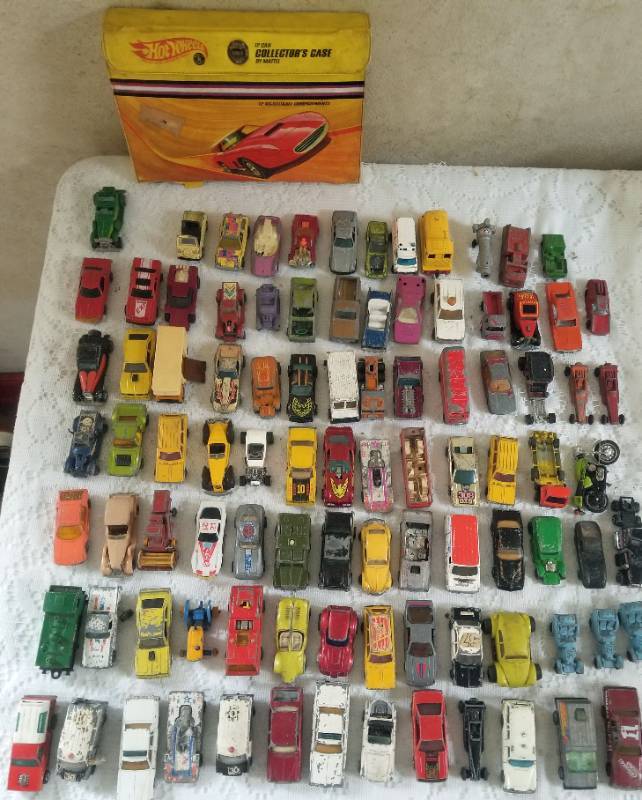 lot 22 image: Vintage Collection of Lesney Ertl Matchbox and Hot Wheels Cars  100