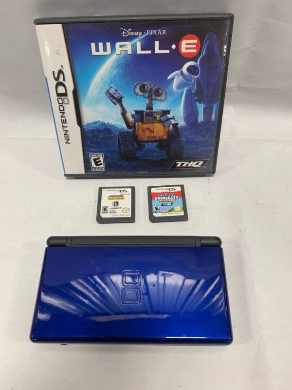 lot 54 image: Nintendo DS with 3 Games