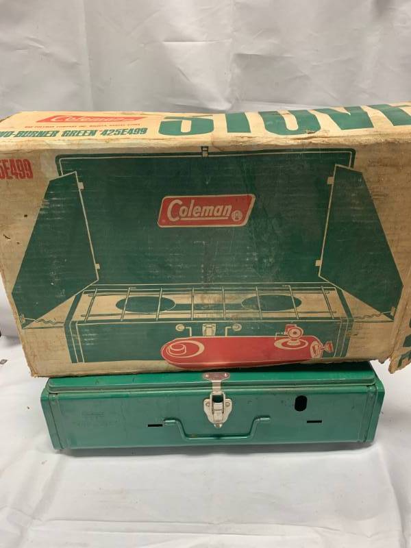 lot 68 image: Vintage 2 Burner Coleman Stove 425E499