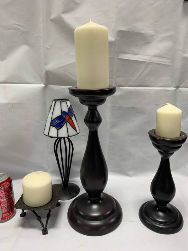 lot 72 image: Set of 4 Candle Holders