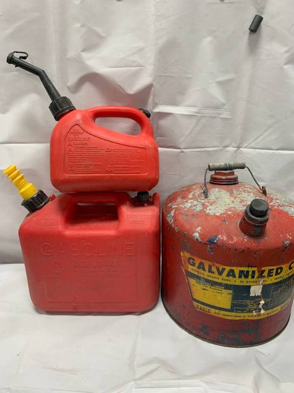 lot 75 image: Set of 3 Gas Cans