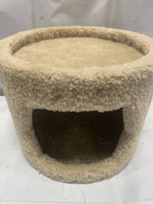 lot 77 image: Carpeted Cat Room