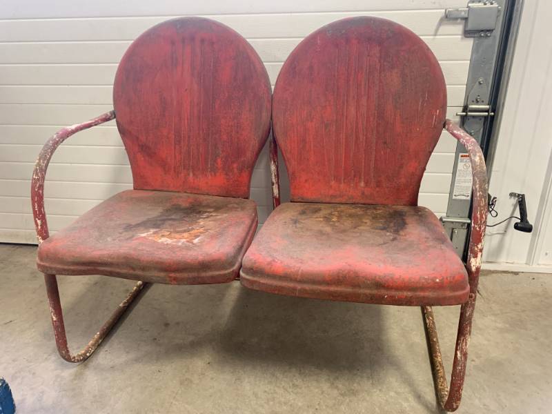 lot 86 image: 1950s Metal Yard Chairs