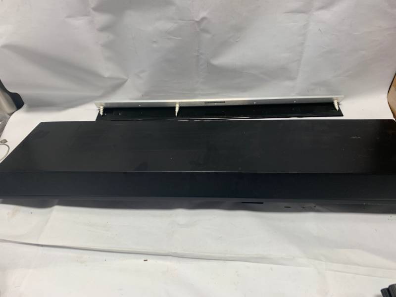 lot 98 image: Hanging Wall Shelf & K-cup Holder