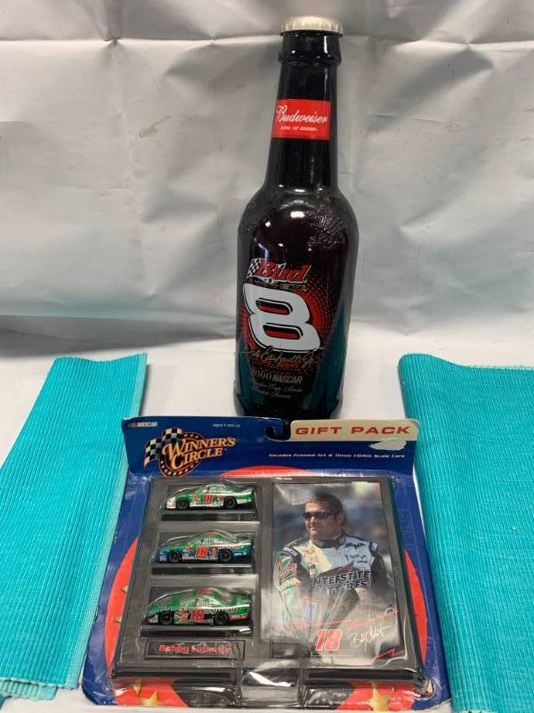 lot 104 image: Budweiser 2000 NASCAR Glass Bottle & Bobby Labonte Gift Pack