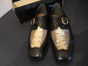 lot 35 image: Snake & Leather Shoes