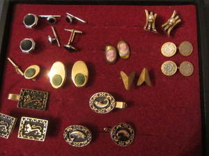 lot 39 image: Mens Jewelry