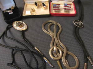 lot 40 image: Mens Jewelry