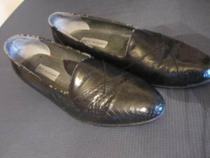 lot 45 image: Snakeskin Shoes