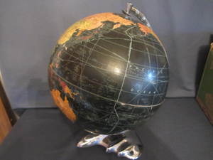 lot 101 image: Weber Costello Globe