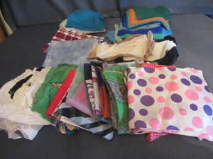 lot 113 image: Ladies Scarves