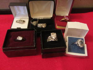 lot 116 image: Costume Rings