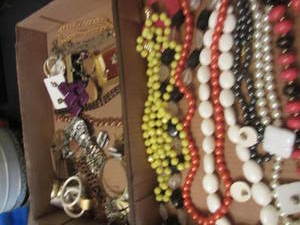 lot 123 image: Costume Jewelry