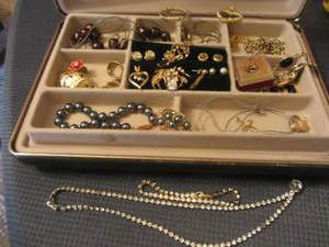 lot 124 image: Costume Jewelry