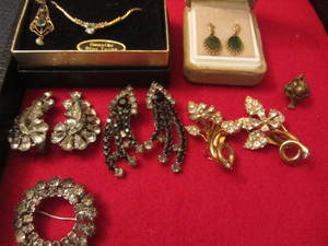 lot 134 image: Costume Jewelry