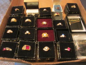 lot 132 image: Costume Jewelry