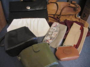 lot 140 image: Ladies Purses