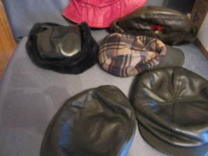 lot 146 image: Mens Hats