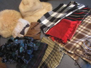 lot 150 image: Mens Hats