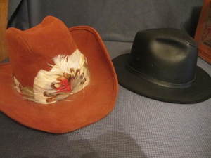 lot 163 image: Mens Hats