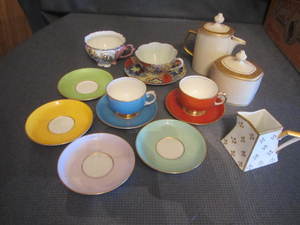 lot 179 image: Cups, Cream & Sugar