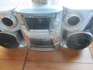 lot 204 image: Panasonic Stereo