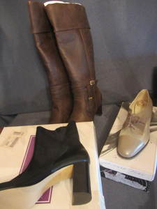 lot 215 image: Ladies Boots