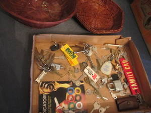 lot 235 image: Keys & Fobs