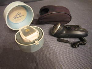 lot 223 image: Razors