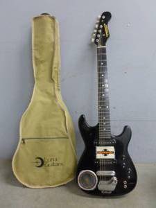 lot 5 image: Electric Guitar