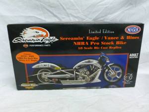 lot 10 image: Die Cast Motorcycle