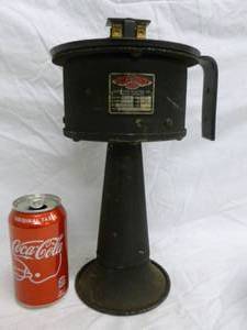 lot 17 image: Vintage Truck Horn
