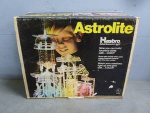 lot 19 image: Vintage Toy