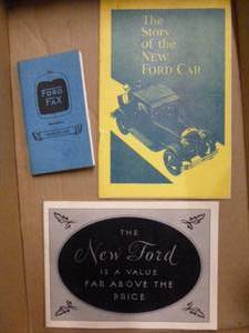 lot 57 image: Vintage Car Booklets